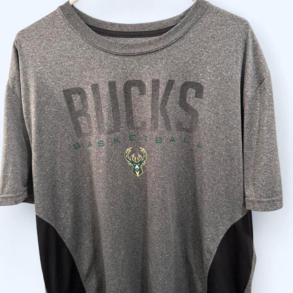 NBA grey Milwaukee Bucks t-shirt Size XXL ultra game